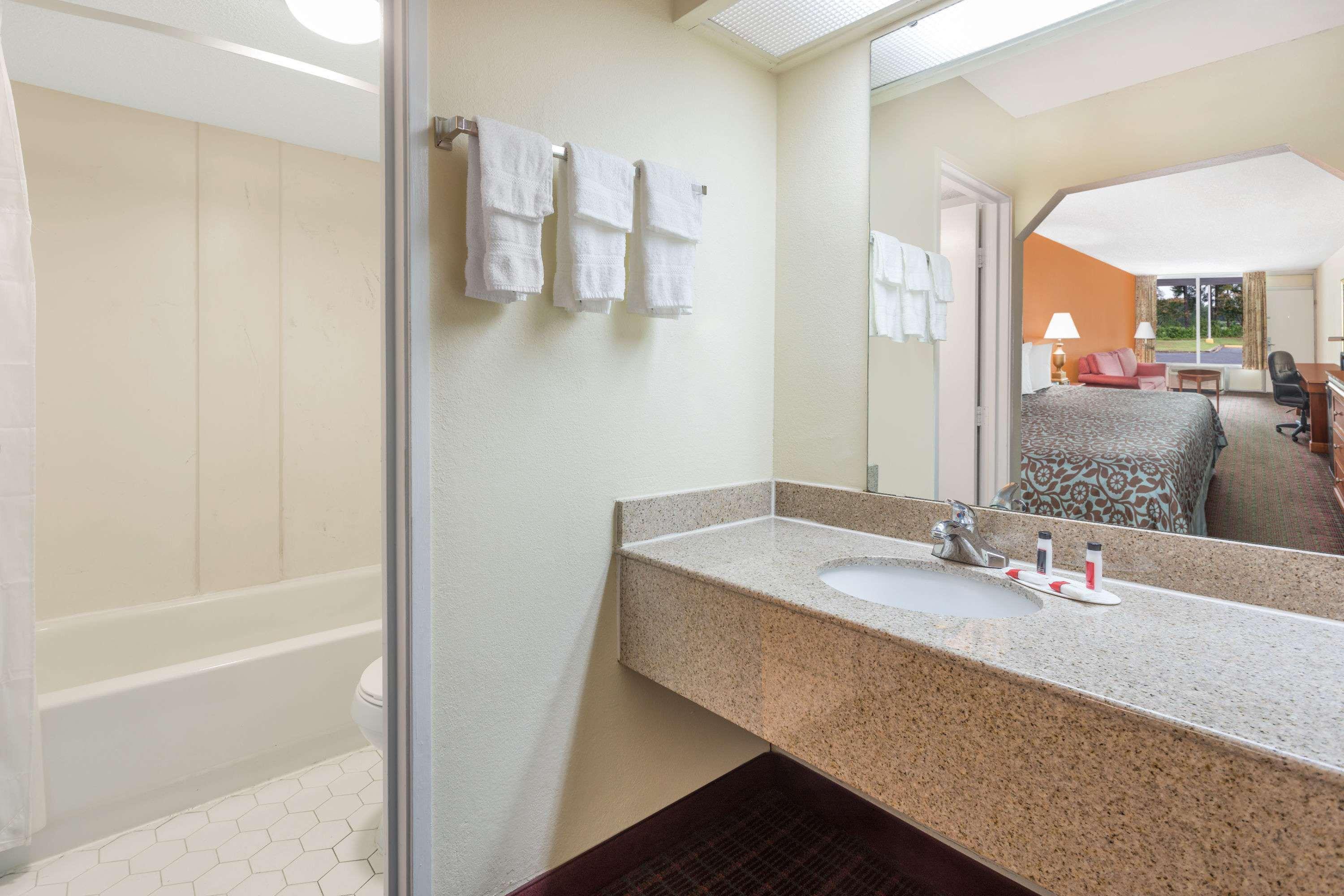 Days Inn By Wyndham Orangeburg South Luaran gambar